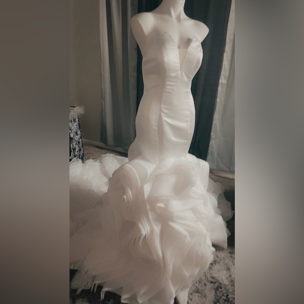 Elegant White Mermaid Gown